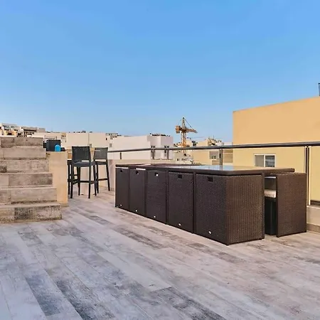 Apartament Lovely 1 Bedroom Penthouse , With A Private Pool!