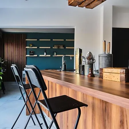Lovely 1 Bedroom Penthouse , With A Private Pool! 公寓 *