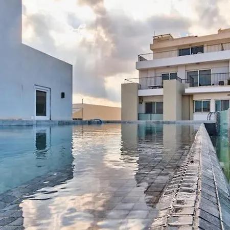 Appartamento Lovely 1 Bedroom Penthouse , With A Private Pool! Gzira
